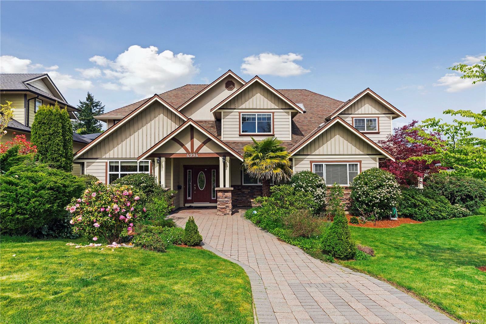 Property Photo: 4994 La Quinta Pl BC V8Y 3G9