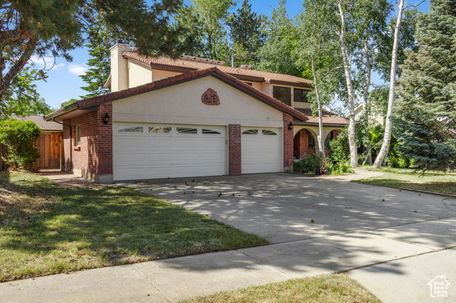 Property Photo: 1922 E Southbridge Way UT 84093
