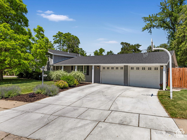 Property Photo: 1555 E Fieldcrest Ln UT 84117