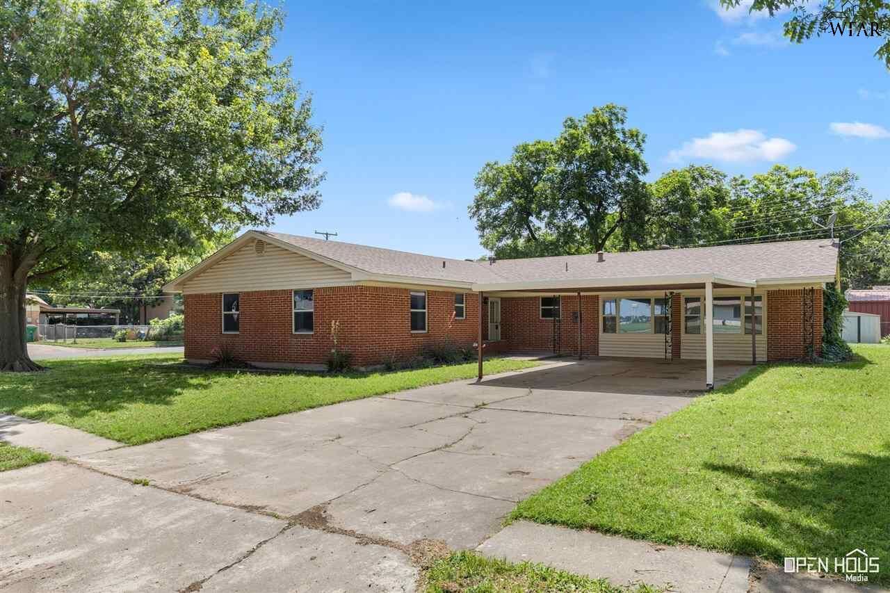 Property Photo: 822 Mimosa Street TX 76354