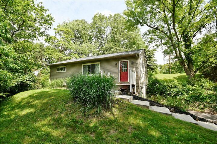 2579 Wickline  Hampton PA 15044 photo