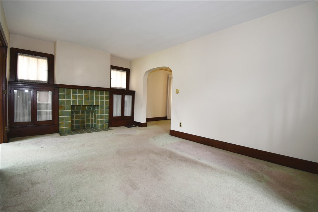 Property Photo:  679 E Shady Dr  PA 15228 