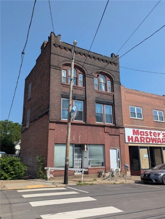 Property Photo: 7546 Roslyn St PA 15218