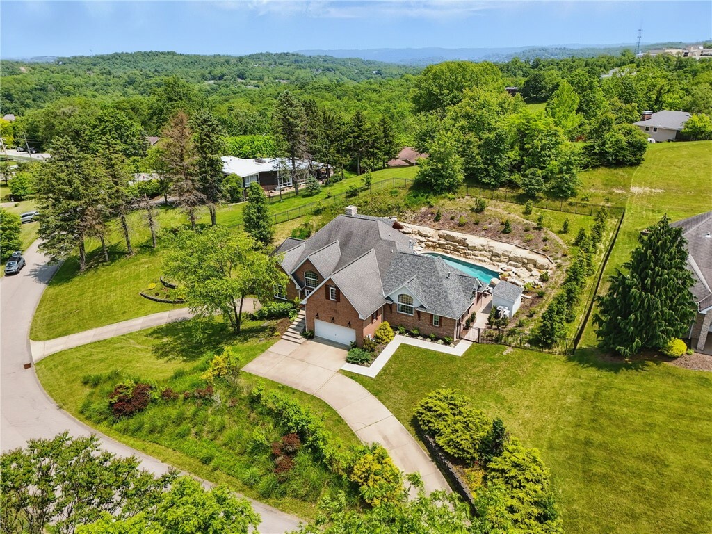 Property Photo: 707 Kathleen Dr PA 15025