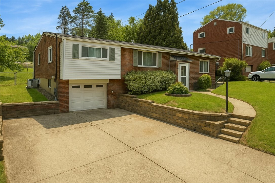 Property Photo:  426 Mower Dr  PA 15239 