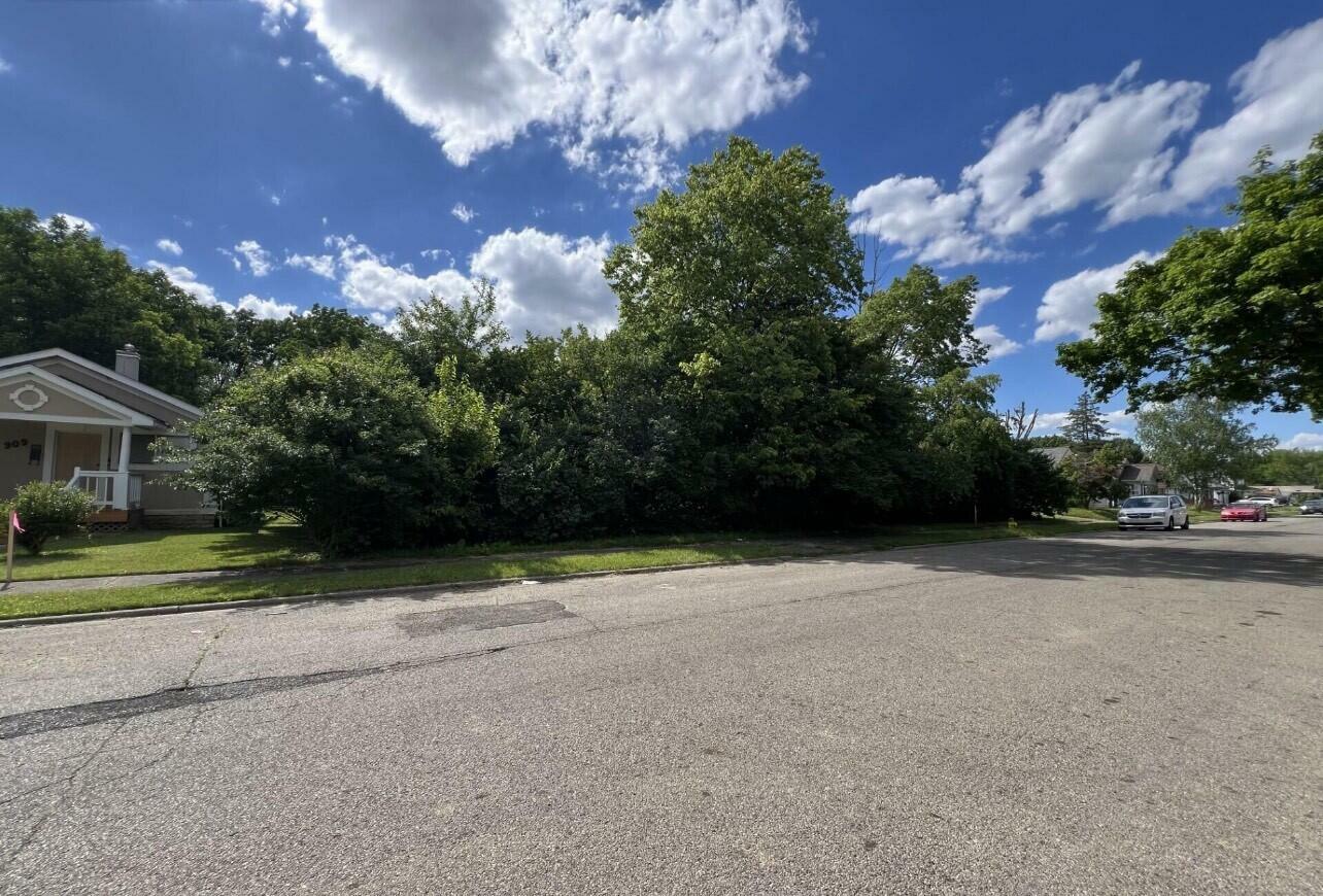 Property Photo:  901 S Isabella Street  OH 45506 