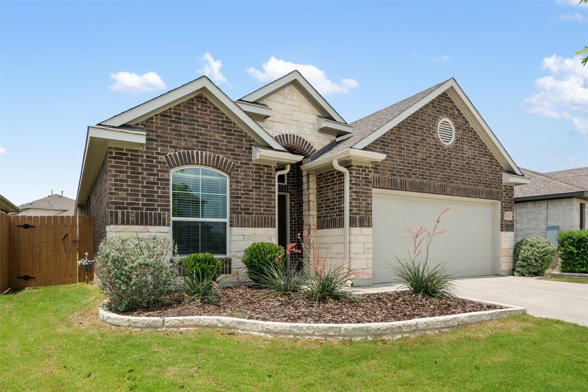 Property Photo: 605 Bridle Creek Drive TX 78626