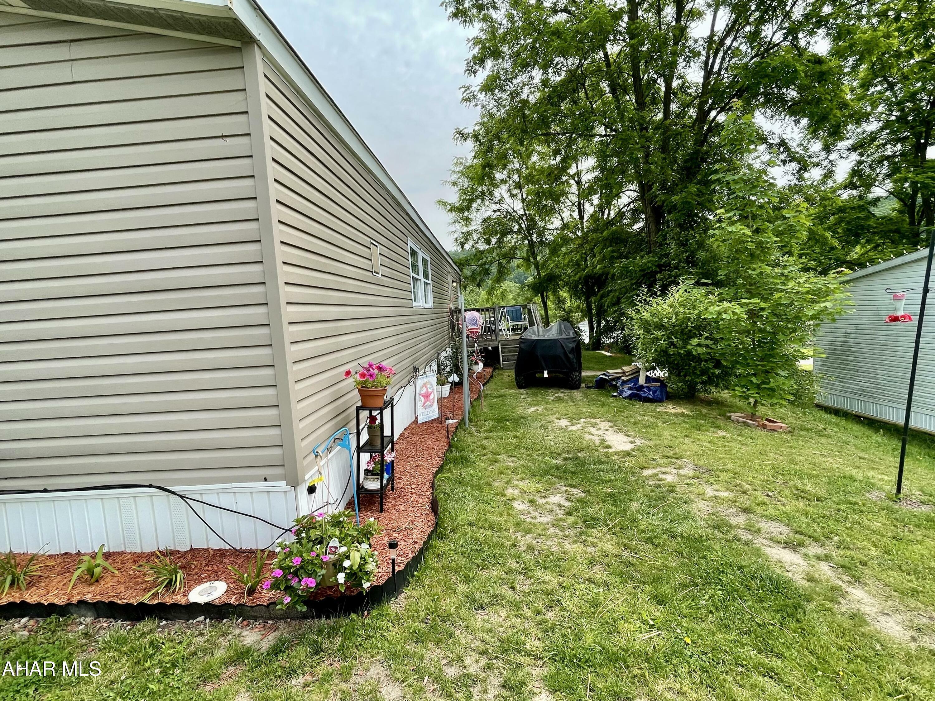 Property Photo: 214 Hickory Street PA 15554