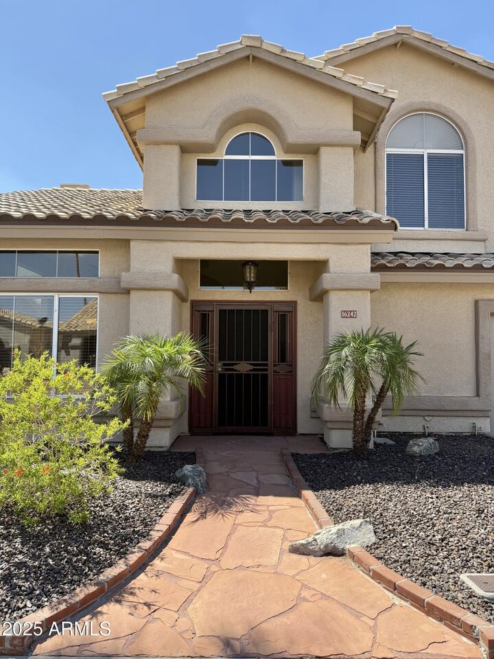 Property Photo: 16242 S 12th Place AZ 85048