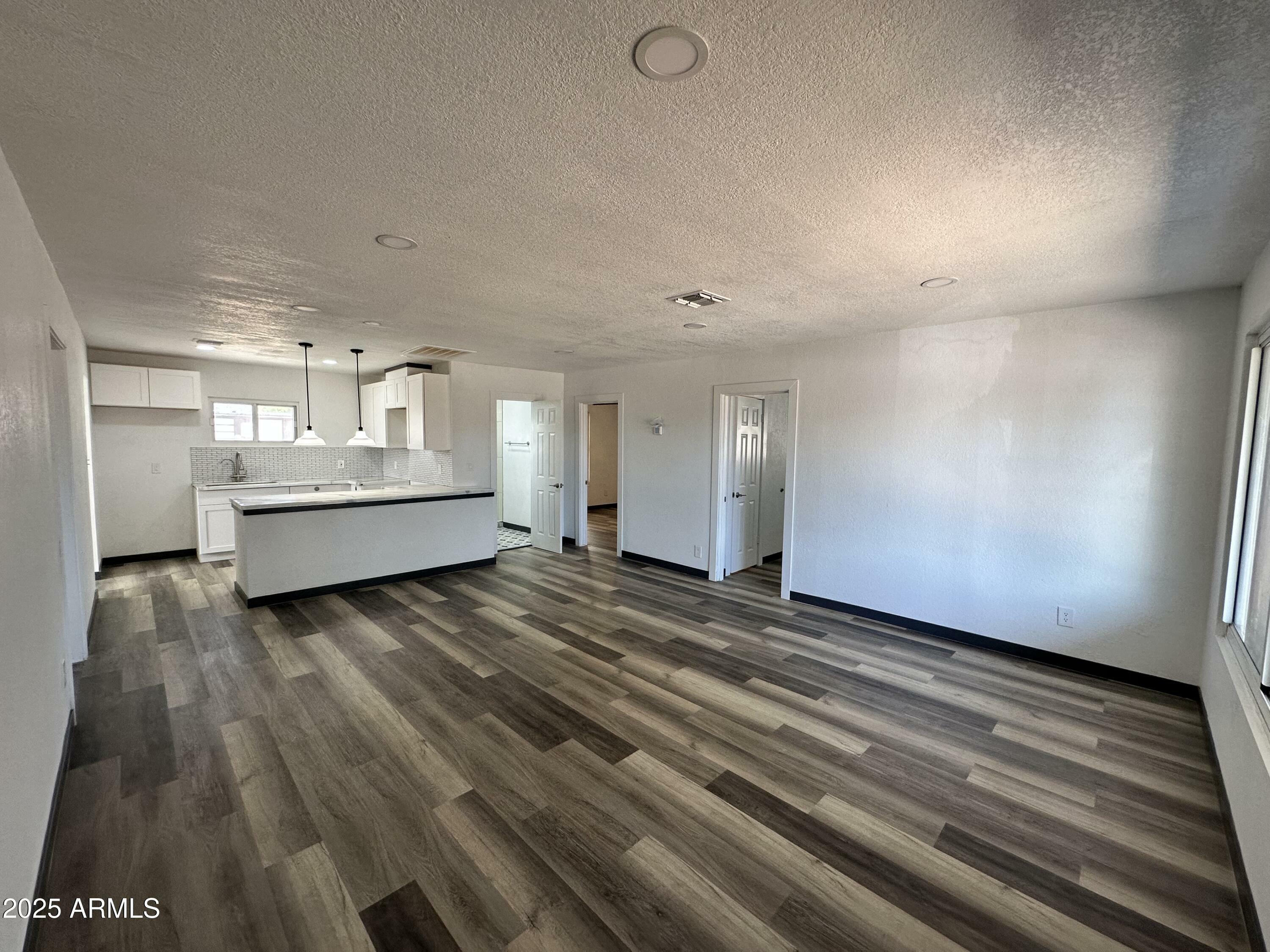 Property Photo: 1214 E Henry Street AZ 85288