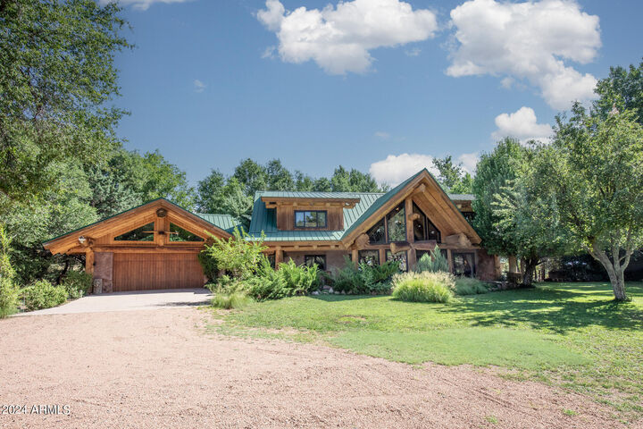 Property Photo: 3006 E Posey Court AZ 85541