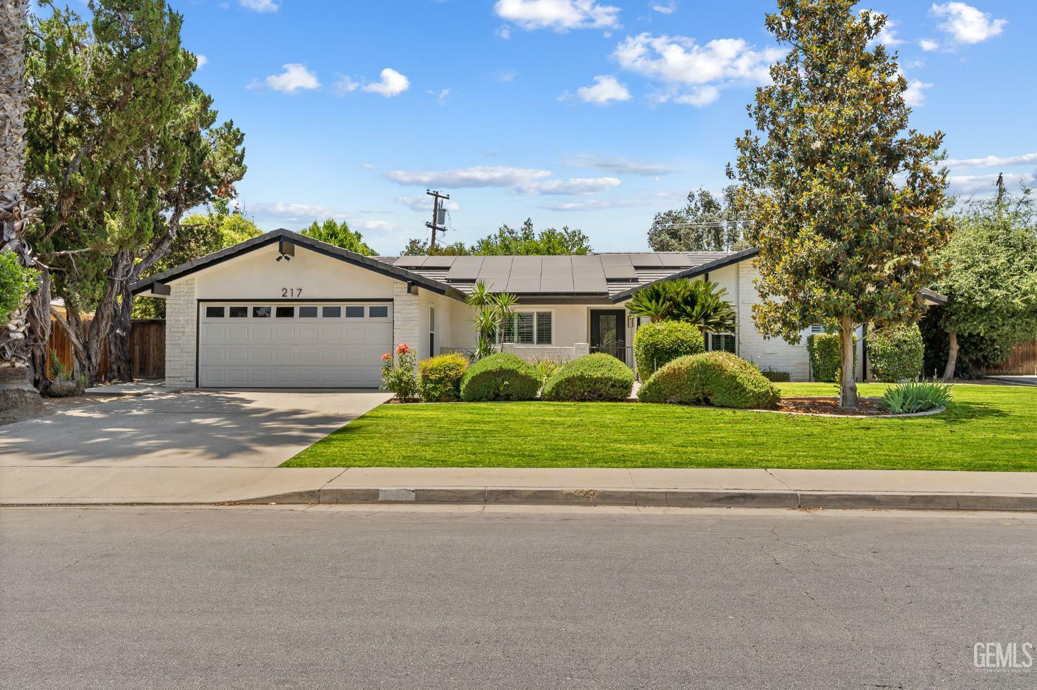 217 El Rio Drive  Bakersfield CA 93309 photo