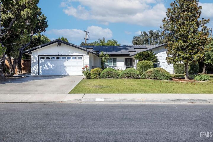 217 El Rio Drive  Bakersfield CA 93309 photo