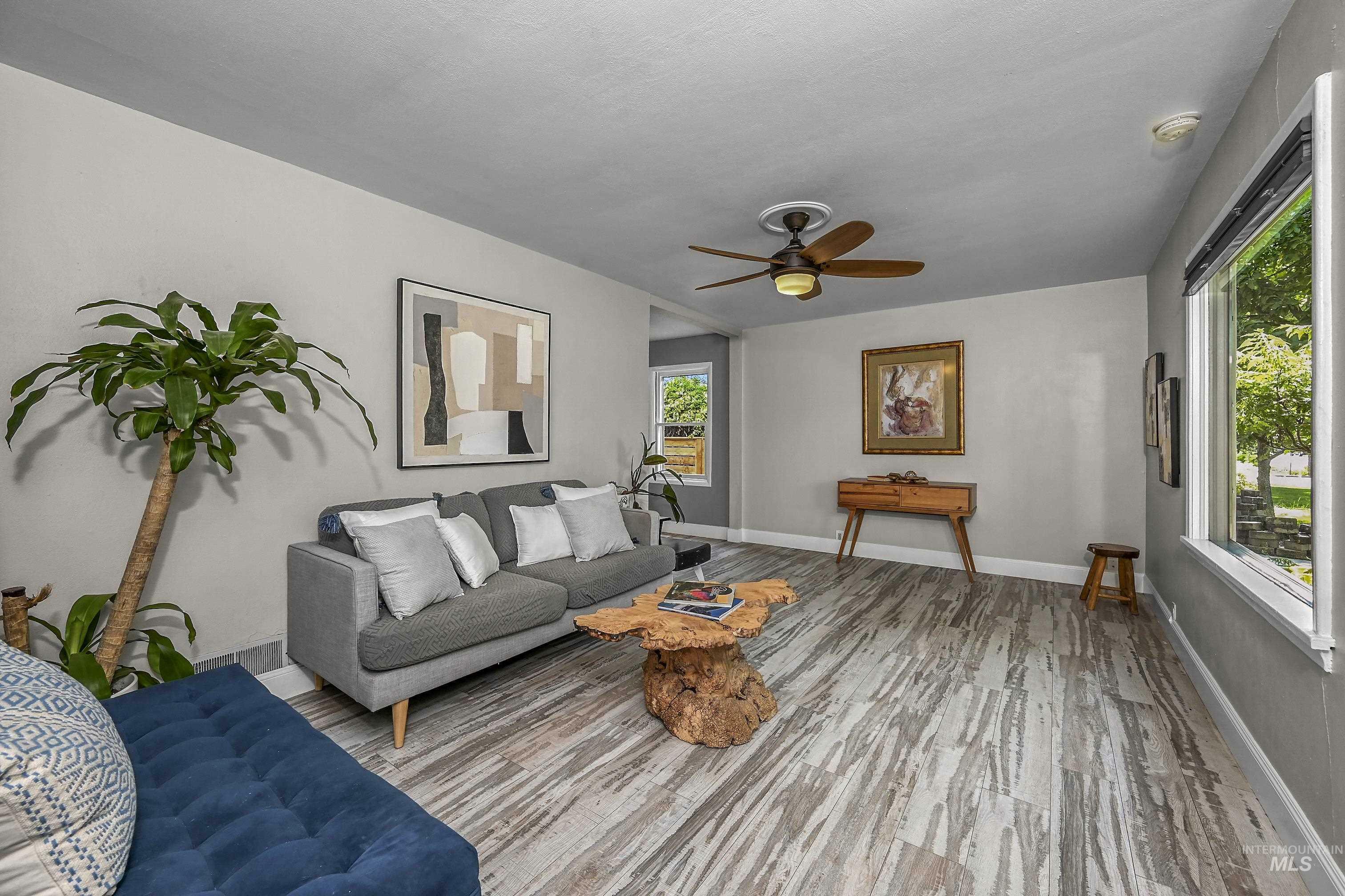 Property Photo: 916 E McKinley St ID 83712