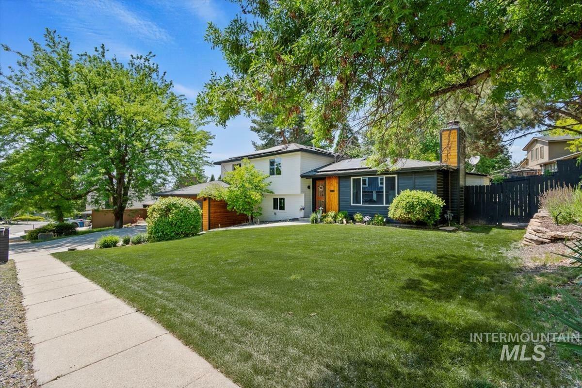 Property Photo: 3110 E Stone Point Dr ID 83712