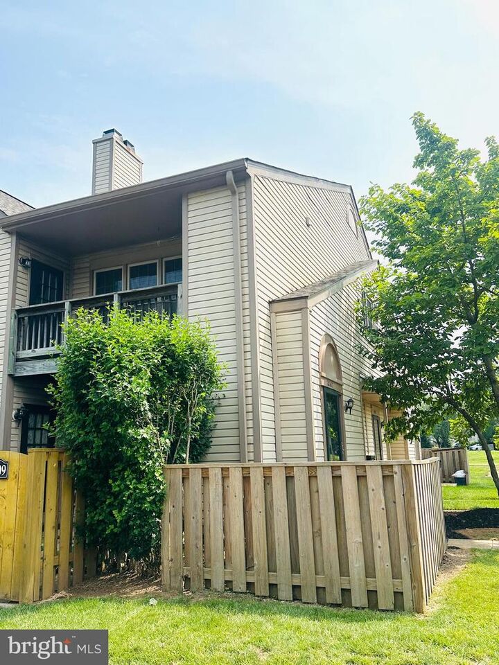 Property Photo:  10407 Paradise  VA 20109 