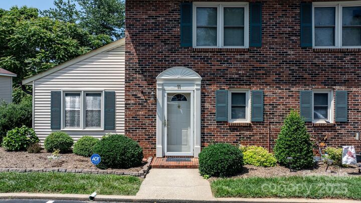 1330 5th Street NE 11  Hickory NC 28601 photo