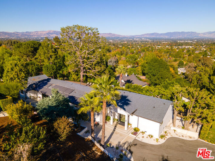 Property Photo:  19536 Wells Dr  CA 91356 