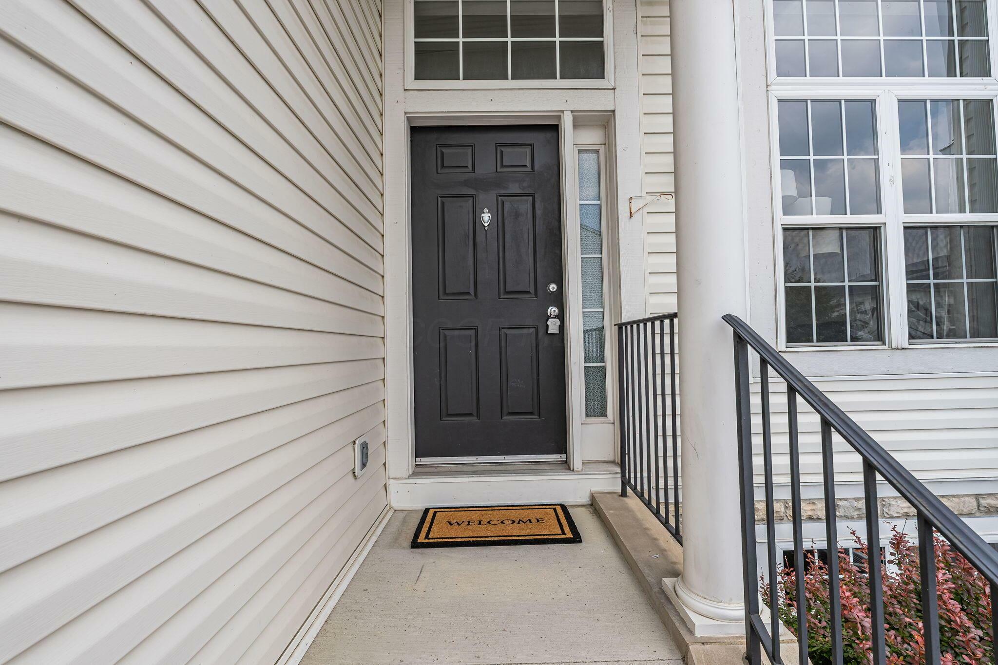 Property Photo: 8281 Deering Oaks Drive OH 43004