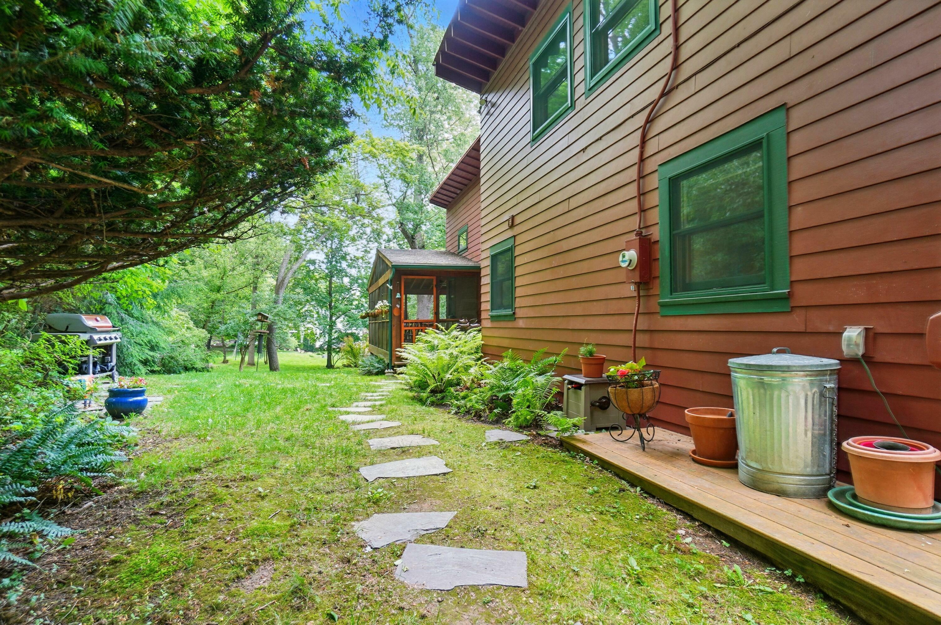 Property Photo: 136 Shepardson Court OH 43023