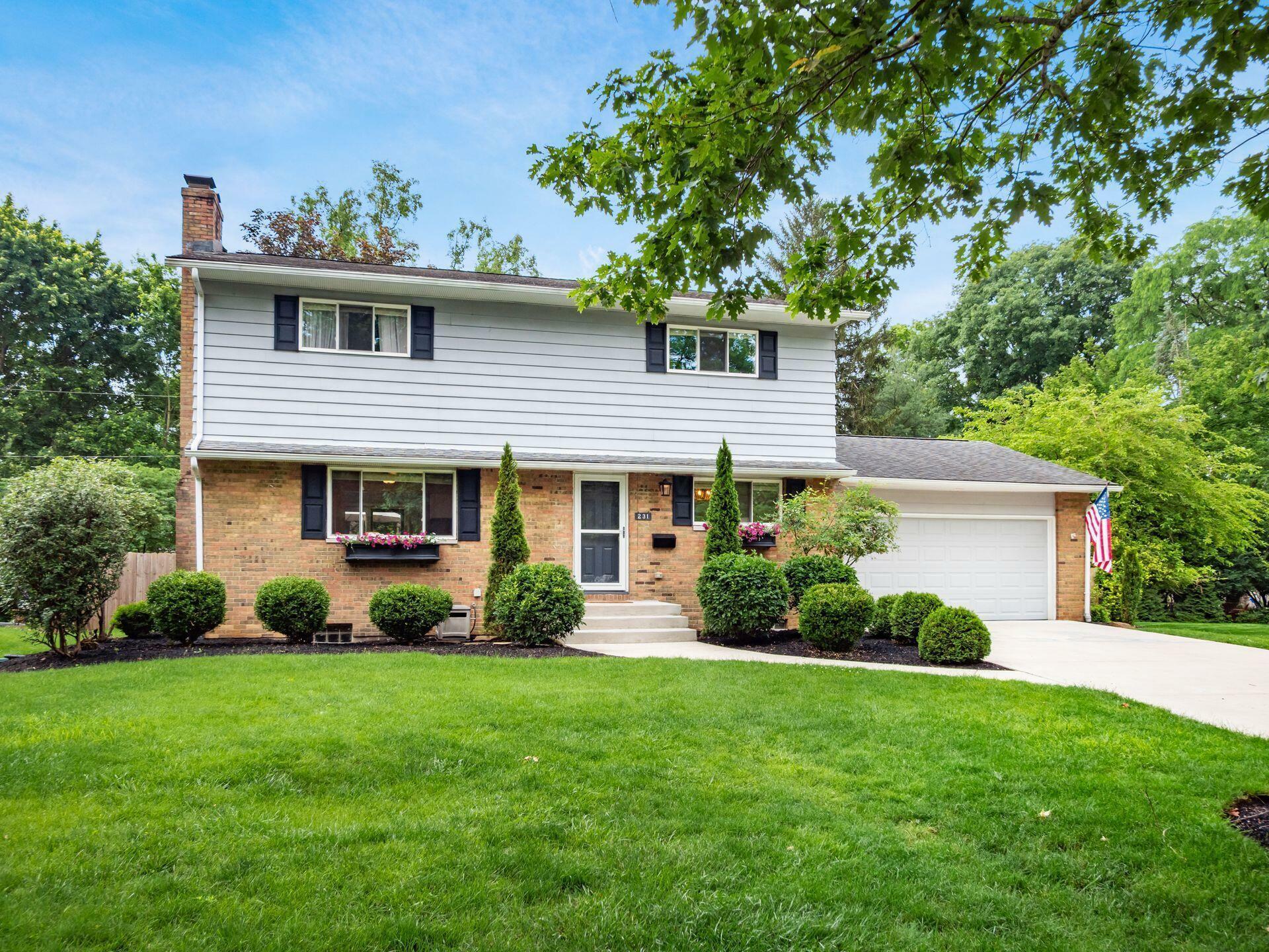 Property Photo:  231 Chaucer Court  OH 43085 