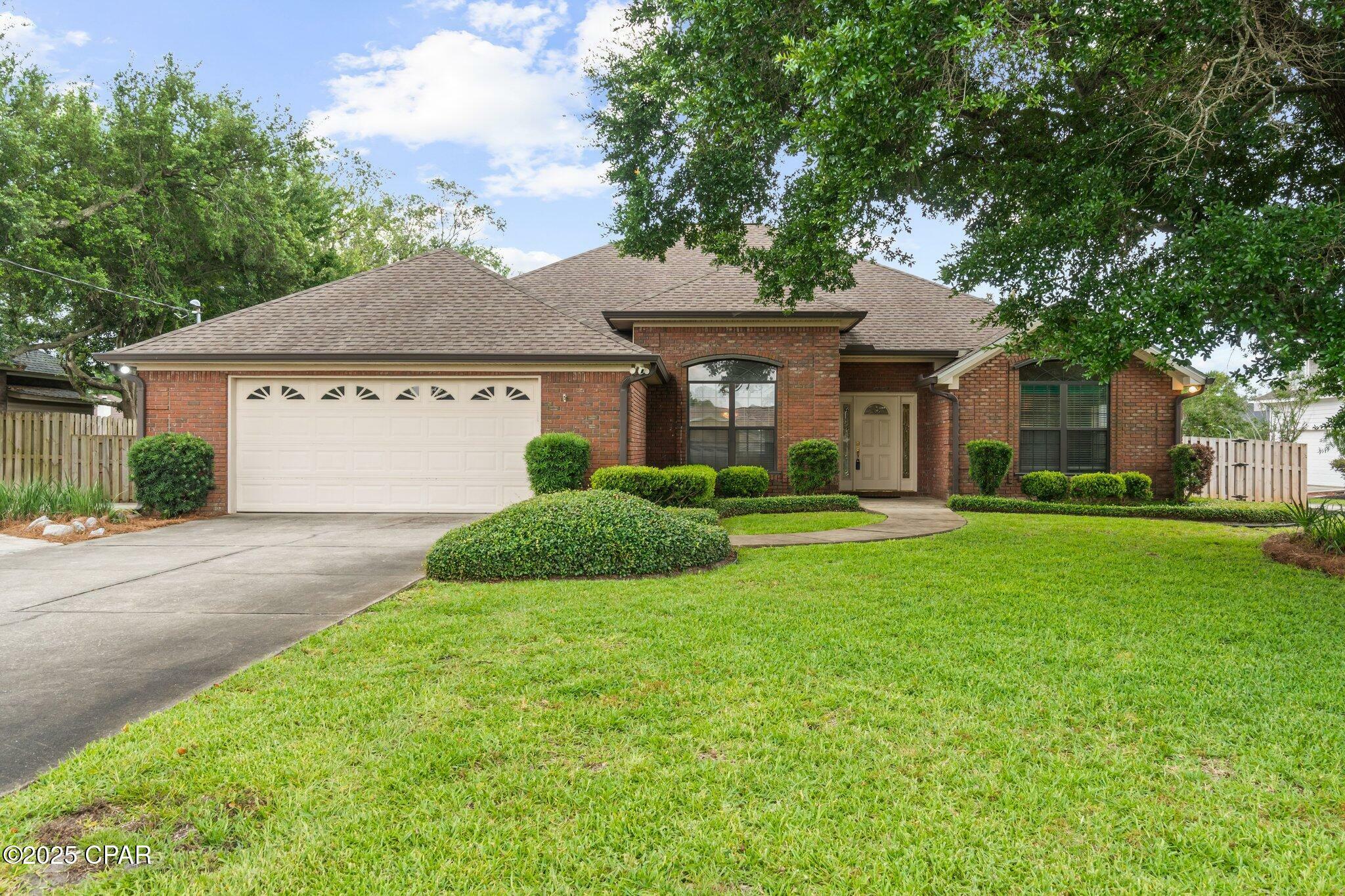 Property Photo: 106 Queens Circle FL 32405