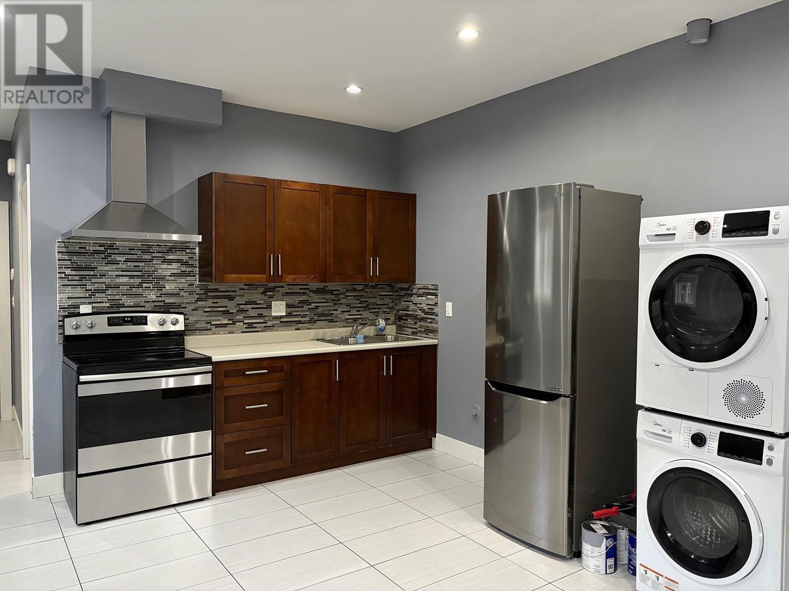 Property Photo:  1309 Ewen Avenue  BC V3M 5E6 