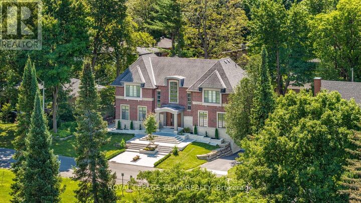 Property Photo: 250 Sandridge Road ON K1L 5A2