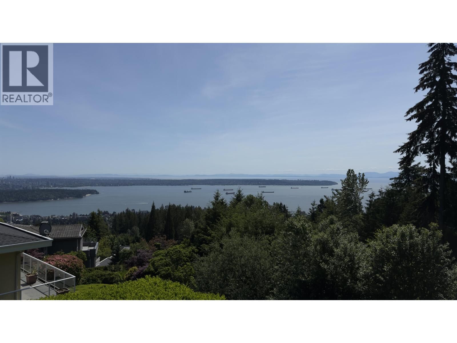 Photo de la propriété:  1474 Bramwell Road  BC V7S 2N9 