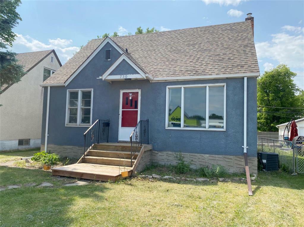 Property Photo: 730 Henderson Highway MB R2K 2K3