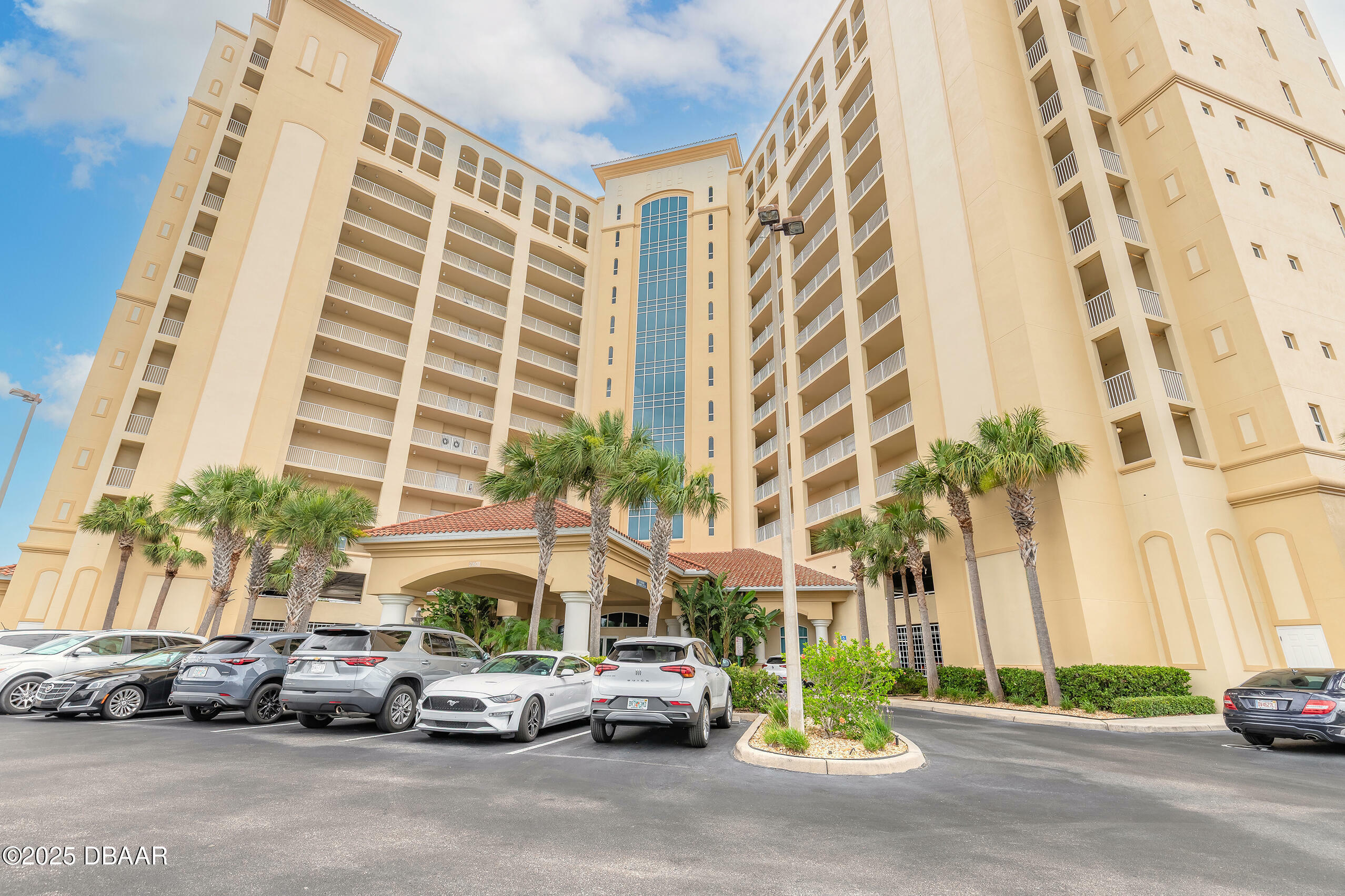 Property Photo: 2801 S Ridgewood Avenue FL 32119