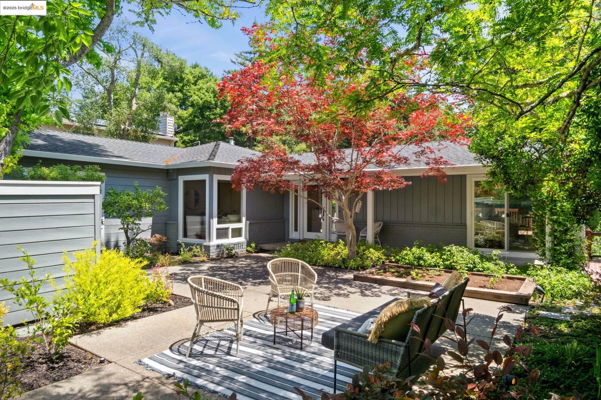 Property Photo: 184 Lombardy Ln CA 94563
