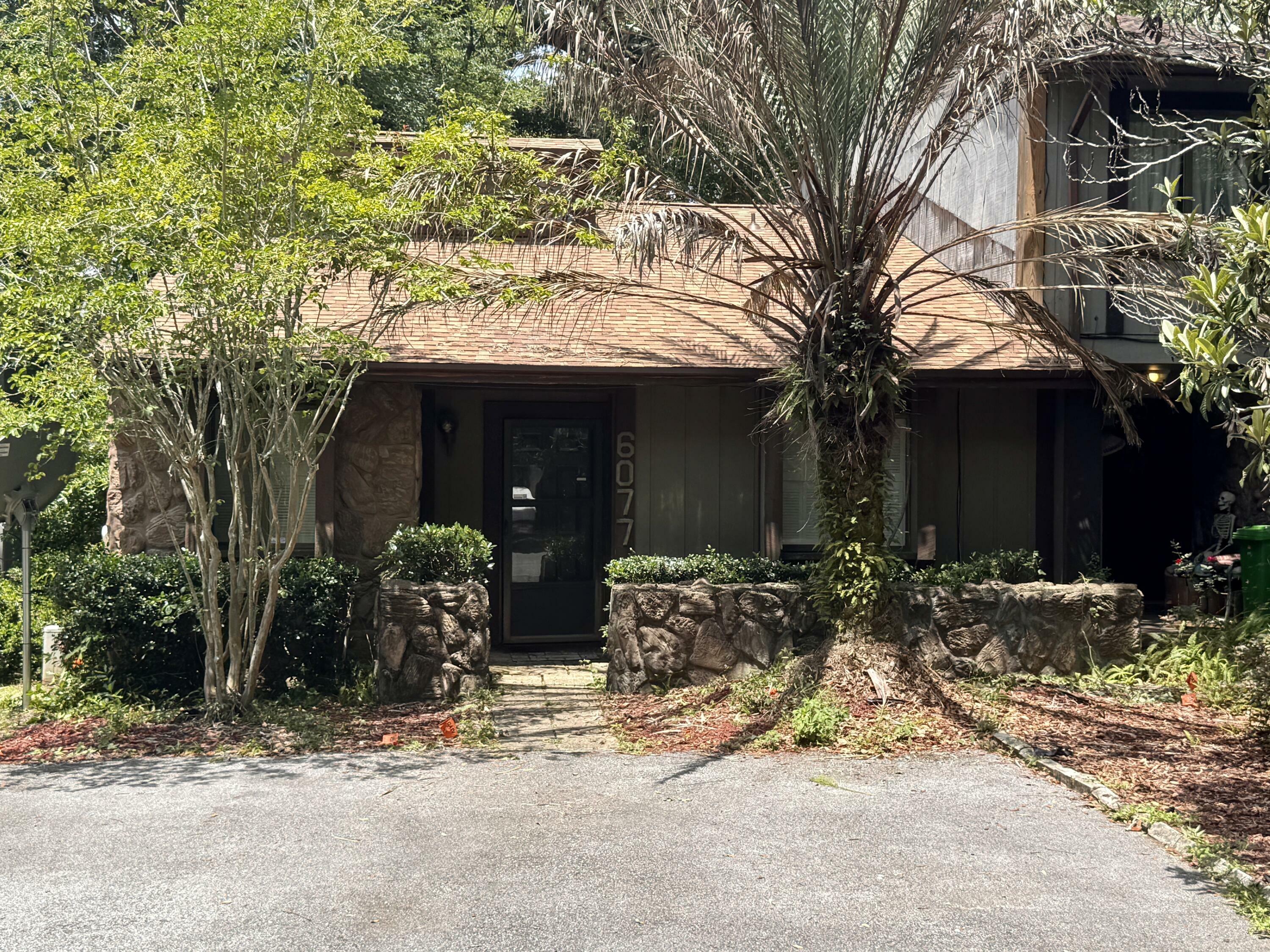 Property Photo: 6077 Hilburn Rd Road FL 32504