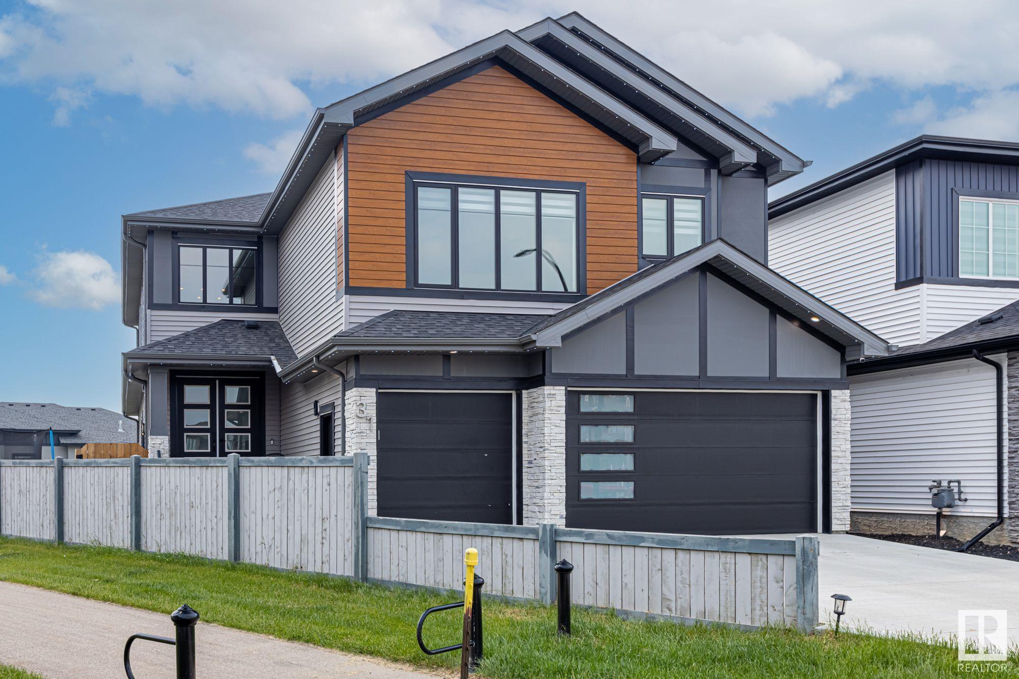 Property Photo: 31 Adelaide Crest AB T7X 2V4