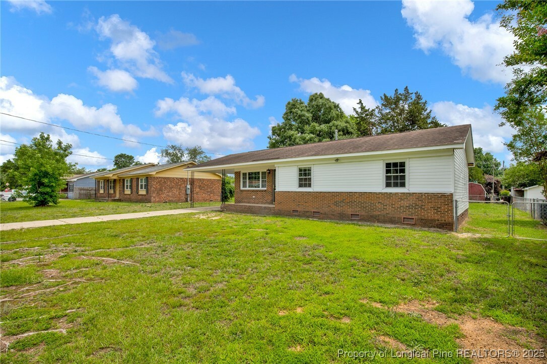 Property Photo: 4709 Alamance Road NC 28304