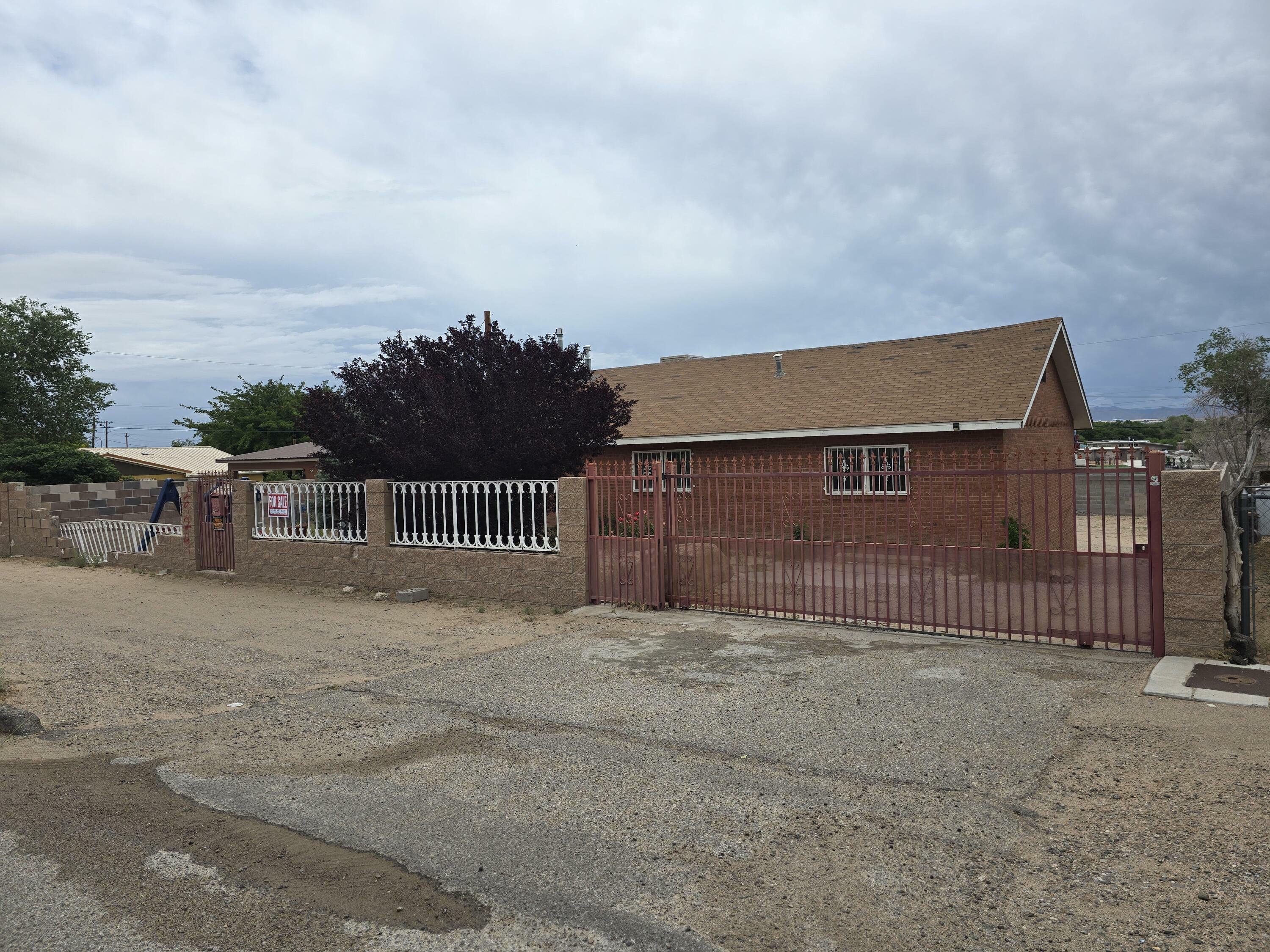Property Photo: 2924 Owen Road SW NM 87121