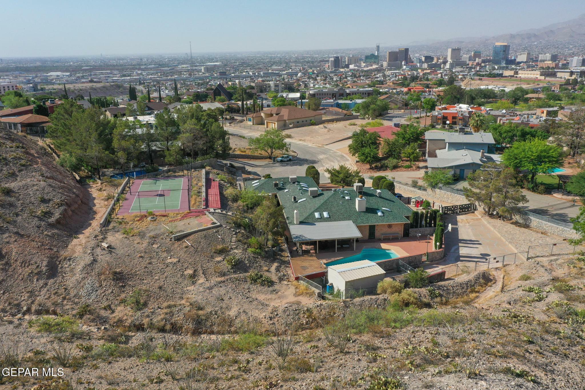 Property Photo: 1912 Cueva De Oro Court TX 79902