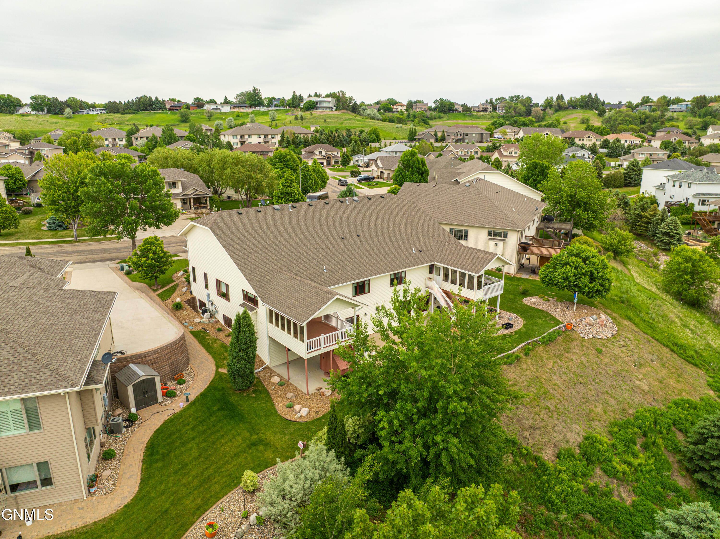 Property Photo: 3337 Thunderbird Lane ND 58503