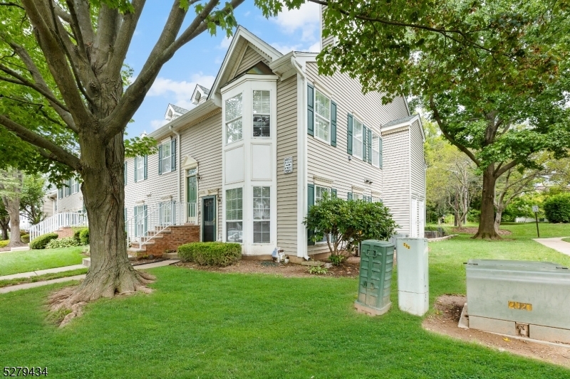 Property Photo: 193 Columbus Dr 193 NJ 08823