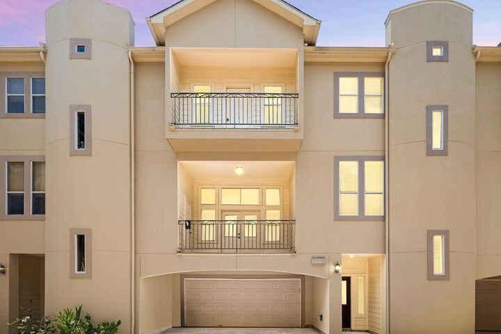 Property Photo: 1333 W 21st Street B TX 77008