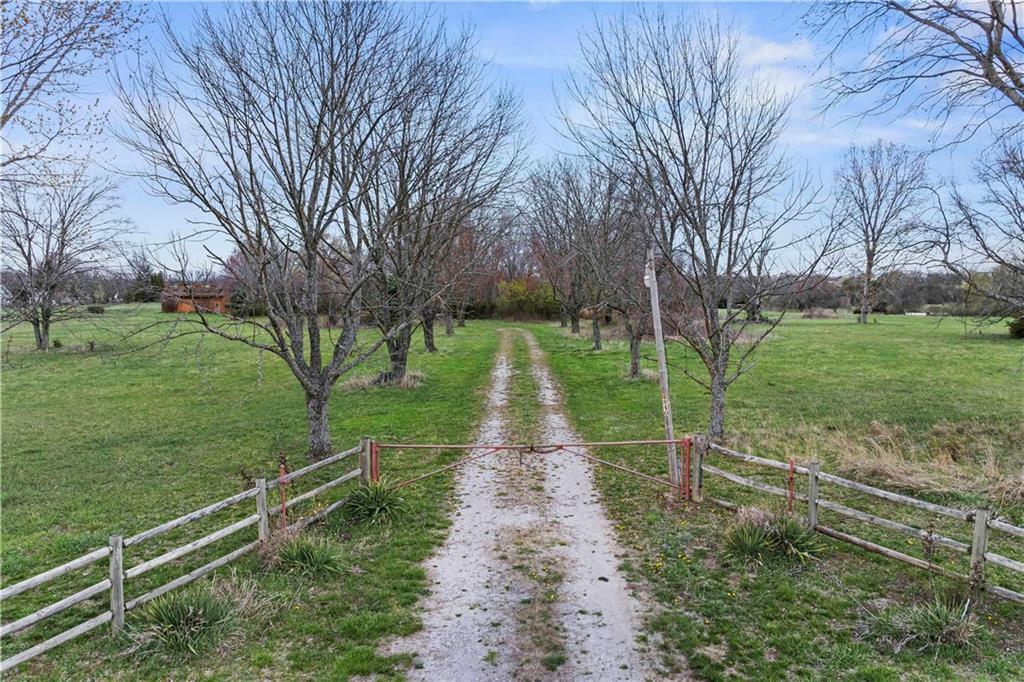 Property Photo:  2840 W 171st Street  KS 66085 