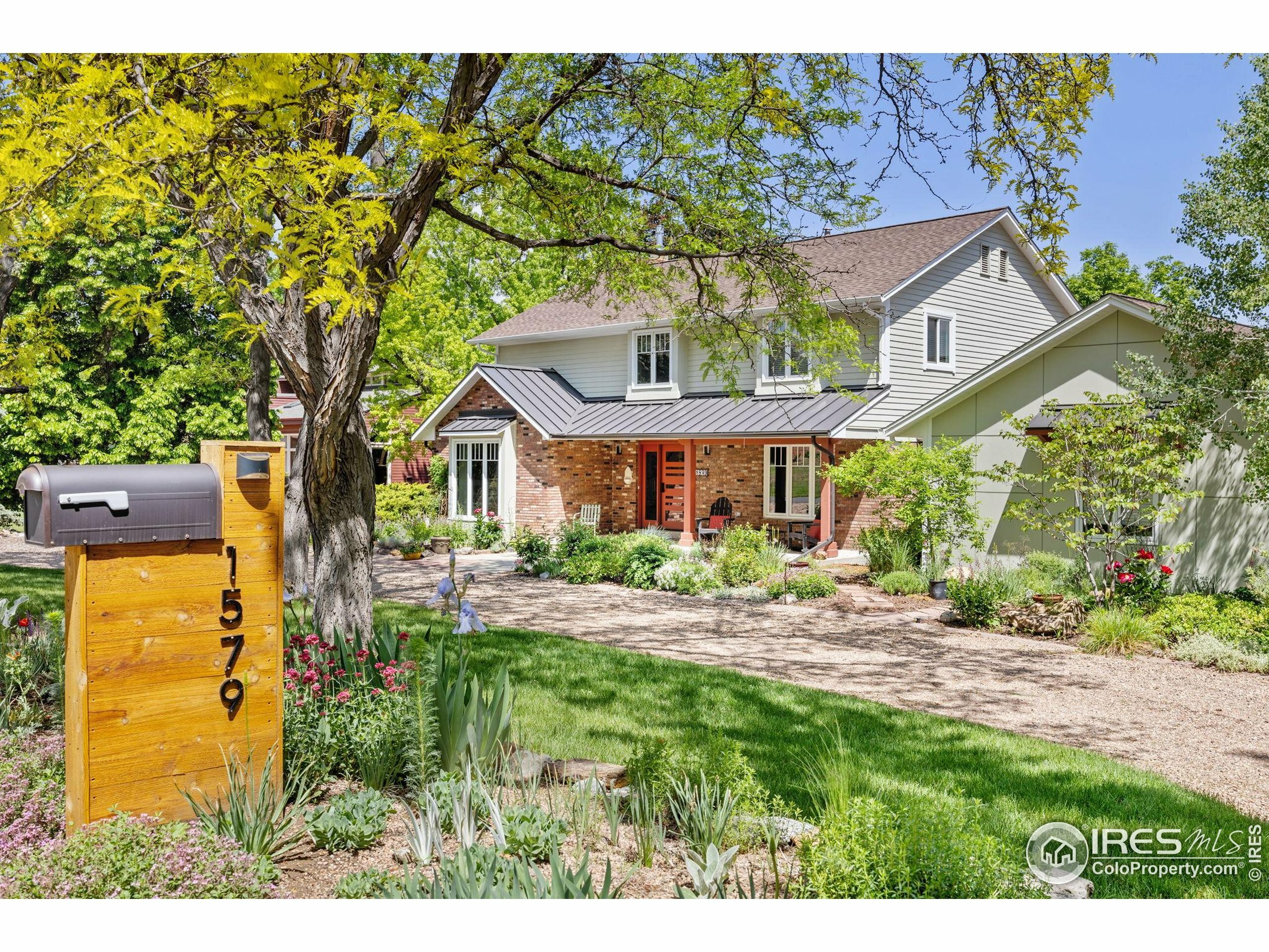 Property Photo:  1579 W Costilla Pl  CO 80120 