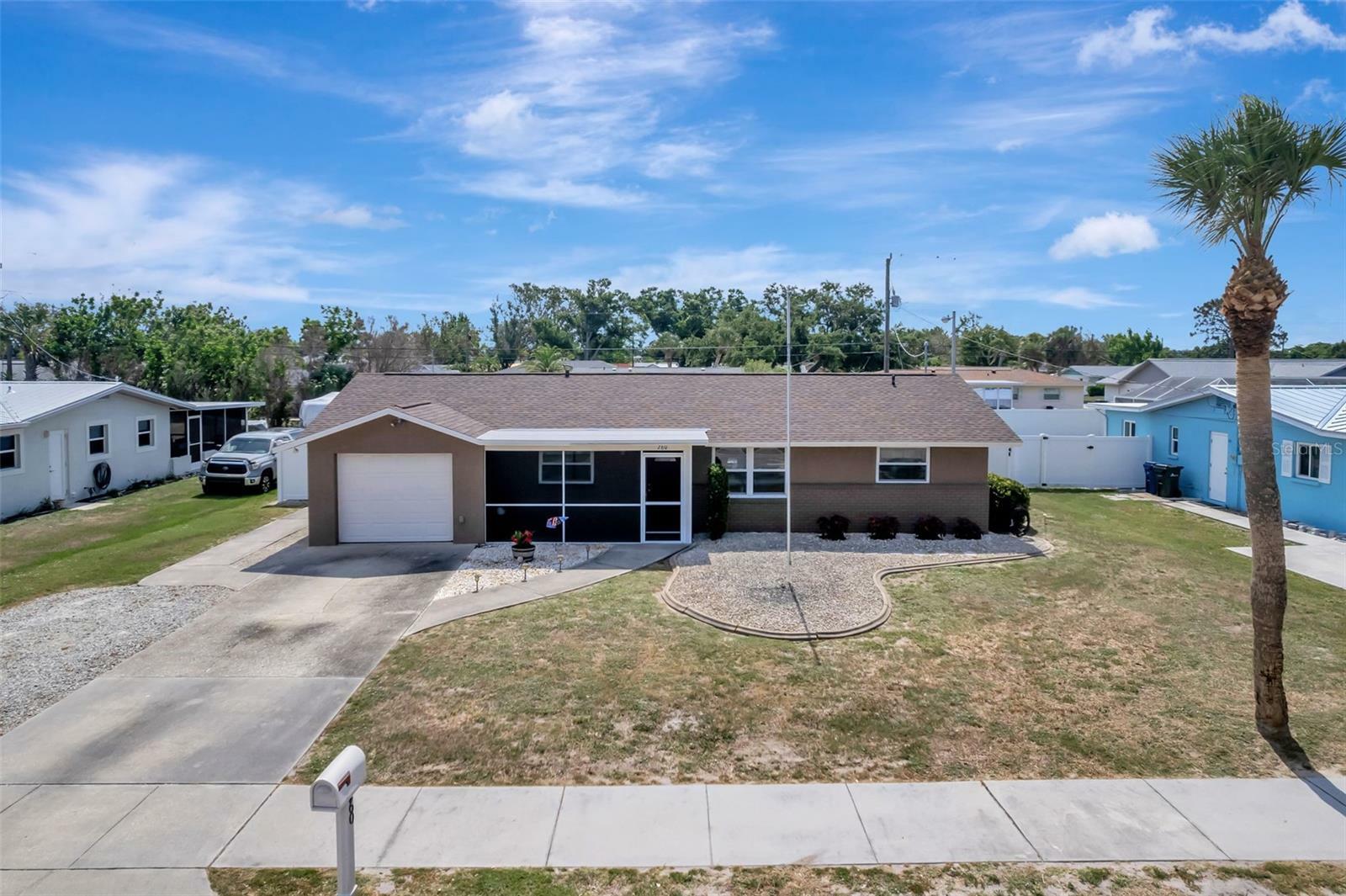 Property Photo: 260 Venice East Boulevard FL 34293