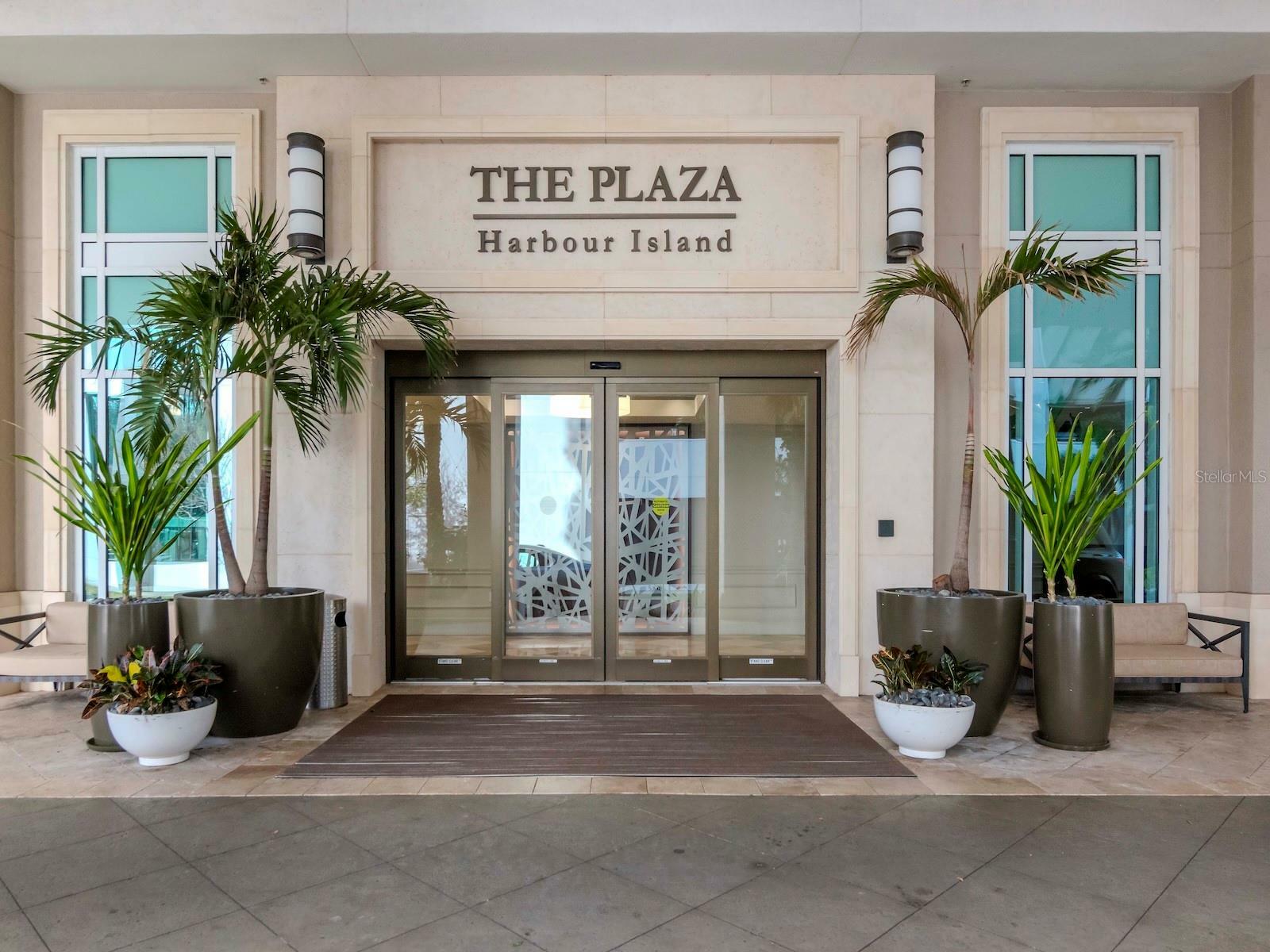 Property Photo: 450 Knights Run Avenue 1003 FL 33602