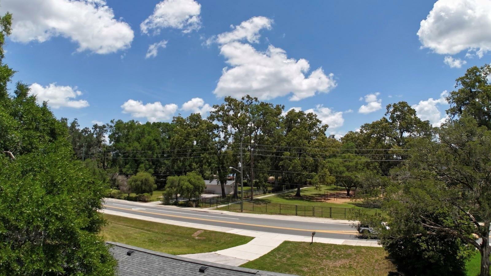 Property Photo: 2810 SE Lake Weir Avenue FL 34471