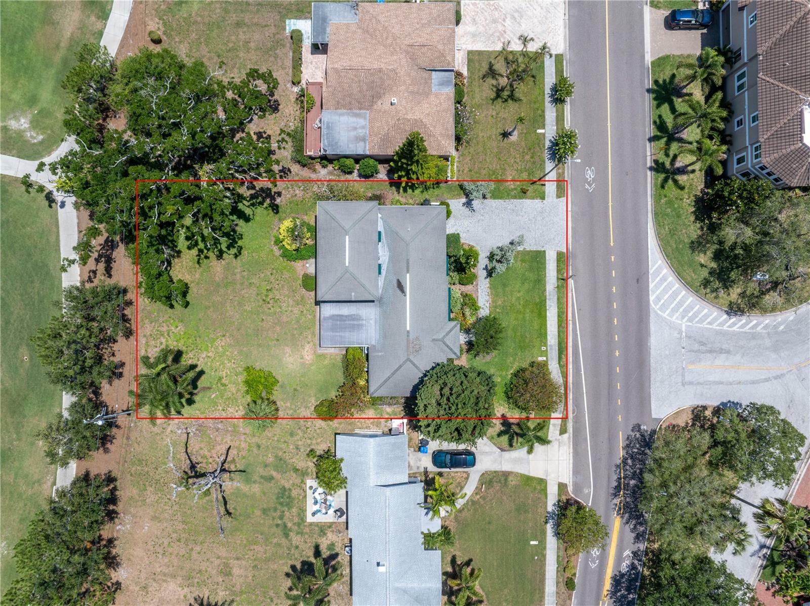 Property Photo: 167 Almedo Way NE FL 33704