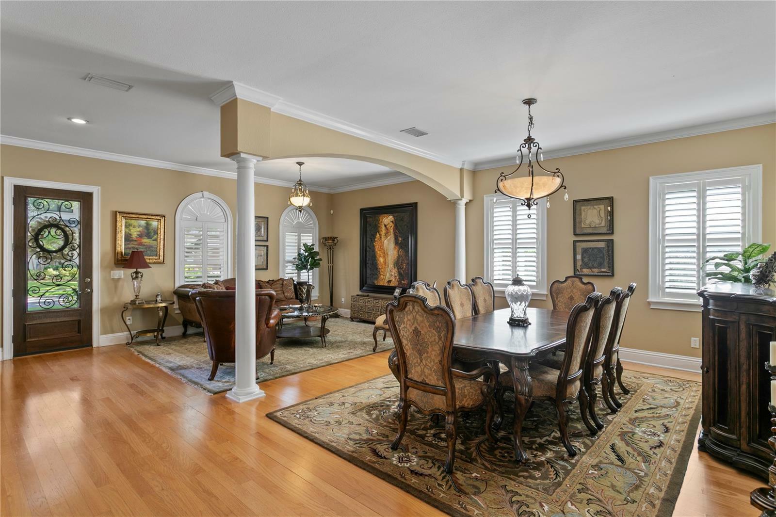 Property Photo: 3118 W Bay Villa Avenue FL 33611