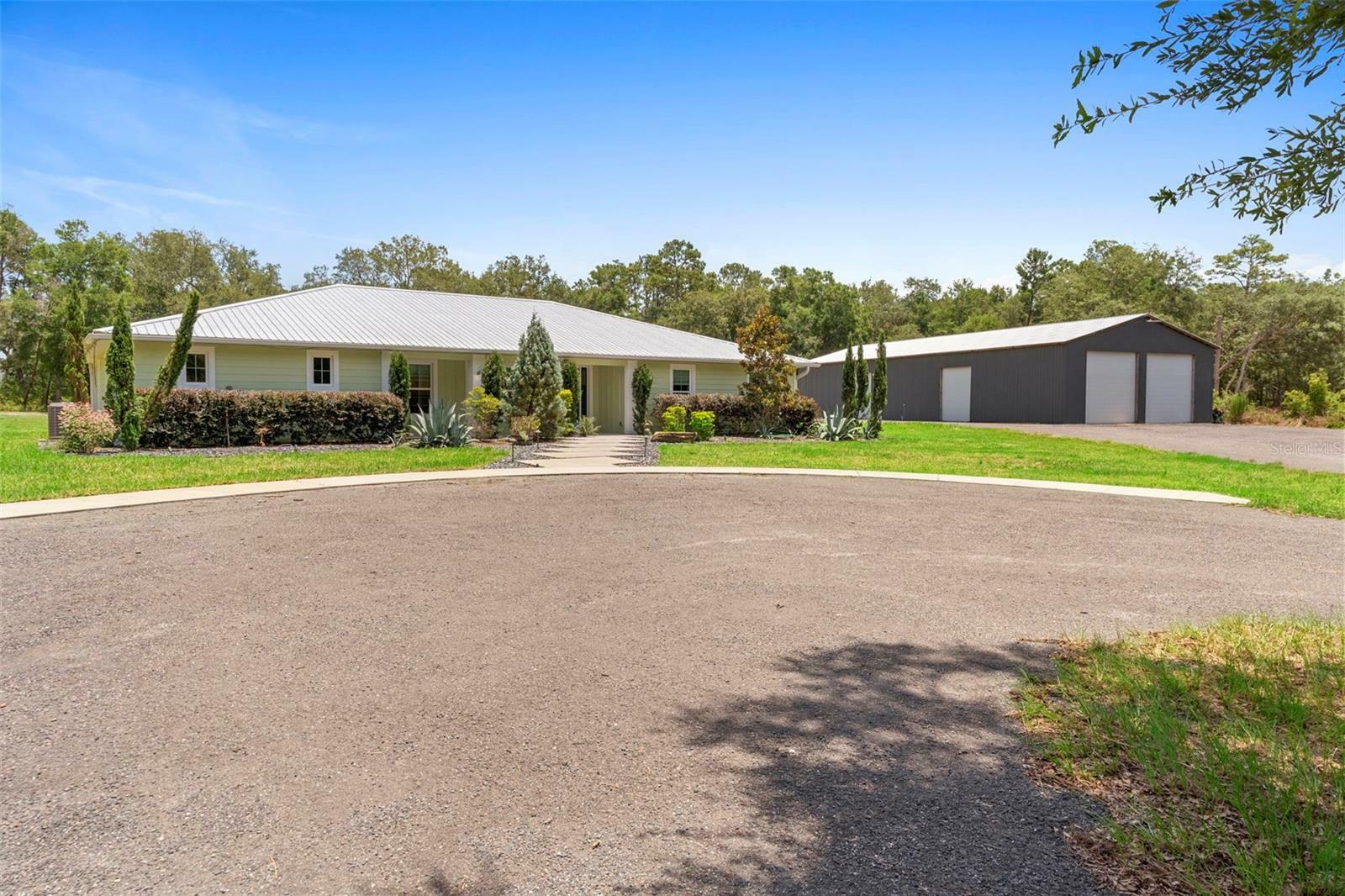 Property Photo: 920 Grand Avenue FL 32763