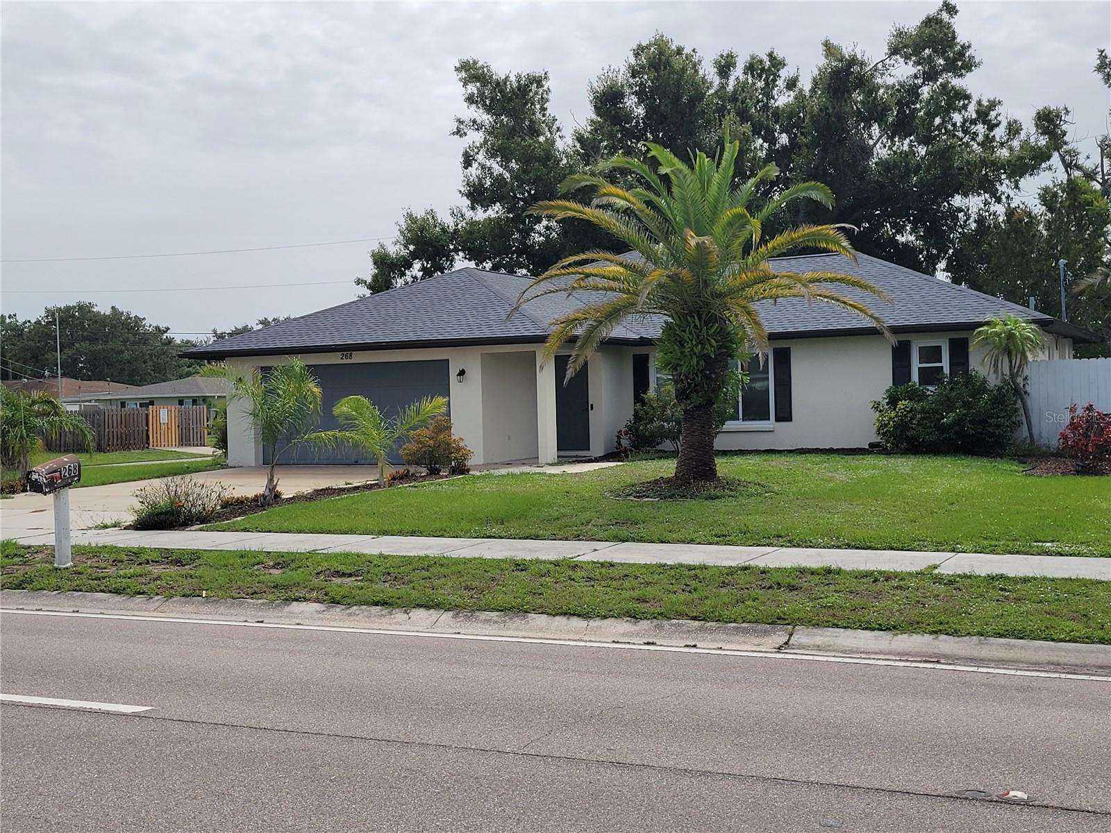 Property Photo: 268 Venice East Boulevard FL 34293