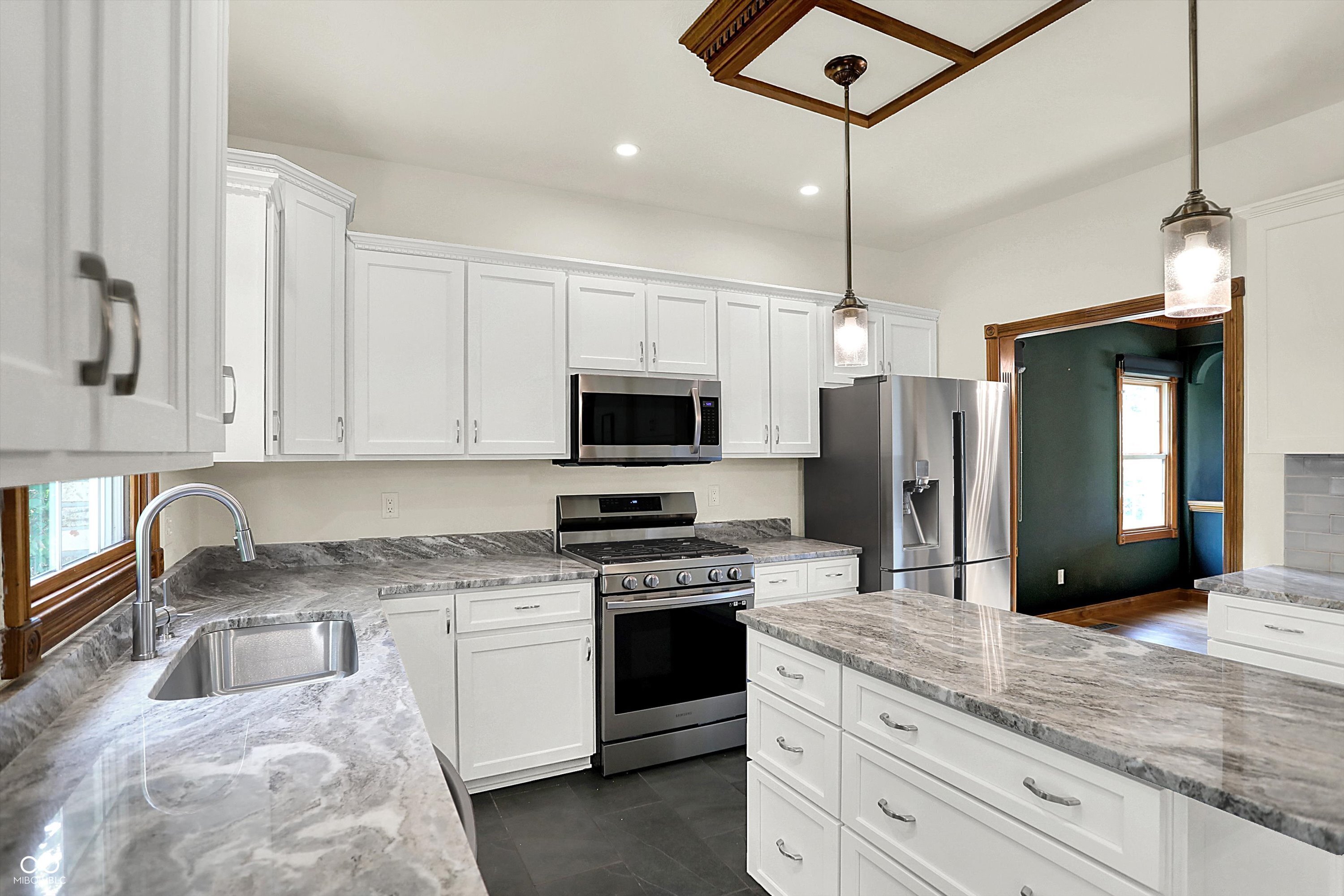 Property Photo: 545 Walnut Woods Drive IN 46142